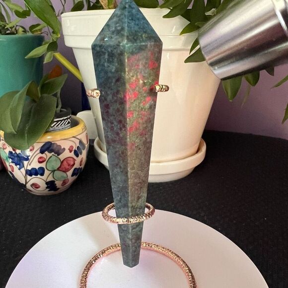 Ruby in Kyanite Crystal UV Reactive‎ Wand Scepter (2) - Picture 6 of 12